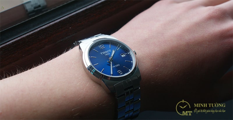 Mặt đồng hồ bằng kính Sapphire bền chắc