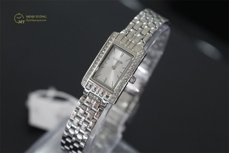 Đồng hồ citizen mặt vuông dây kim loại - năng động, trẻ trung