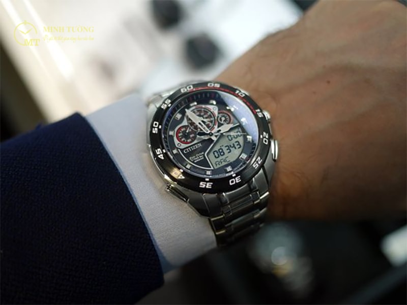 Đồng hồ citizen chronograph wr100 - Cỗ máy thời gian hiện đại