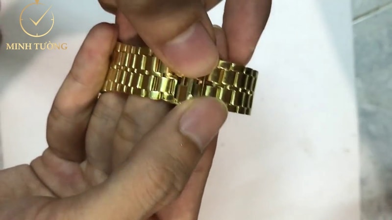 Thêm mắt dây đồng hồ Casio gồm 3 bước vô cùng đơn giản