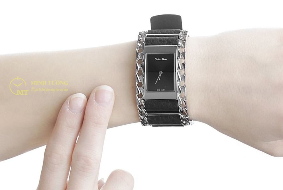  Đồng hồ CK mặt vuông K4R231C1 