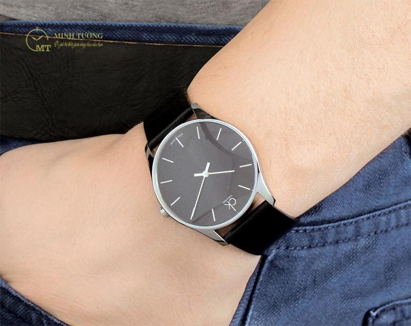 Phong cách lịch lãm với đồng hồ ck nam dây da K4D211C1