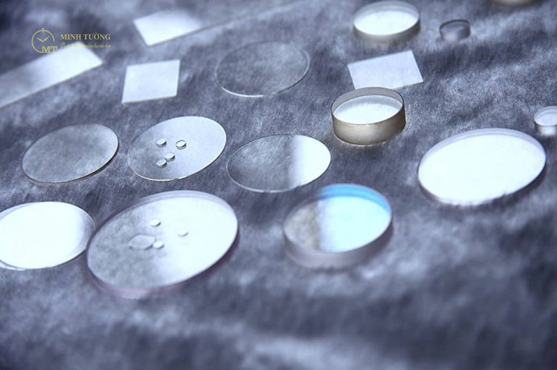 Các loại kính đồng hồ