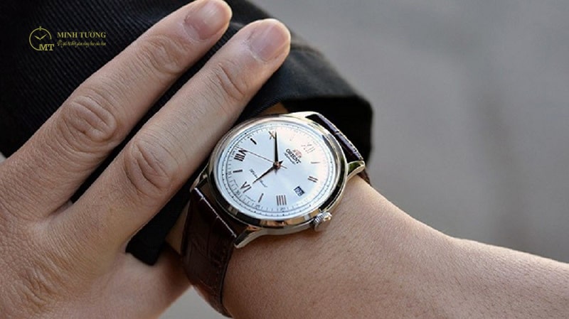 Thiết kế của đồng hồ Orient rất tinh tế, tỉ mỉ