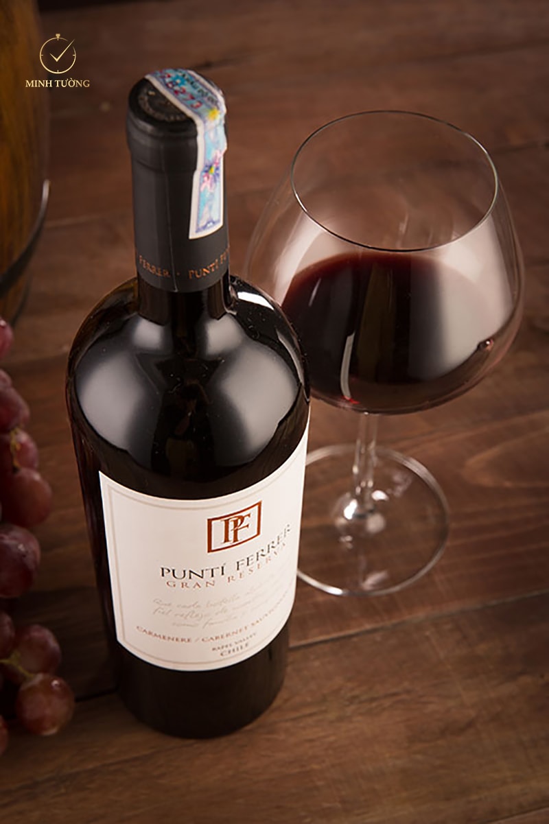 Rượu cao cấp là món quà tặng sếp nữ mới mẻ và độc đáo