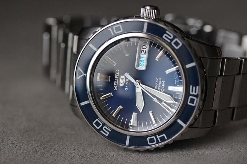 Đồng hồ Seiko 5 Automatic 23 Jewels mạnh mẽ và nam tính