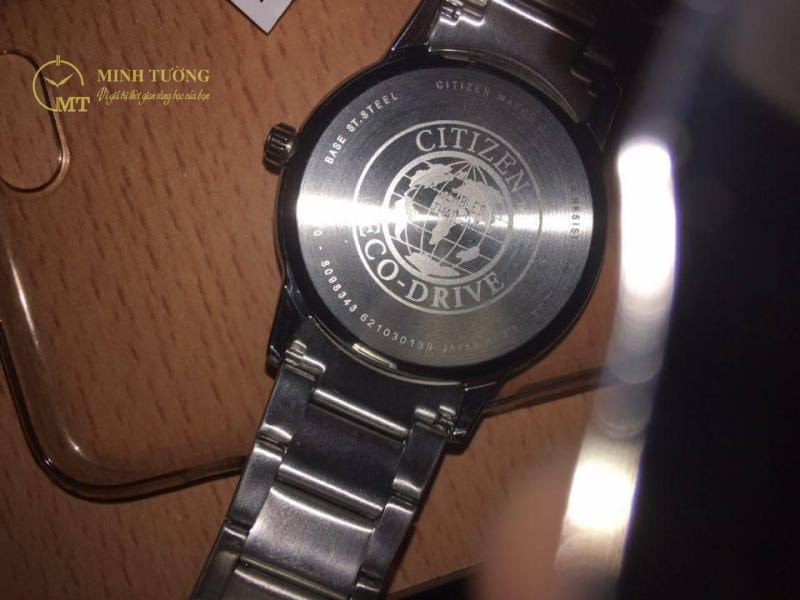 Không cần thay pin đồng hồ