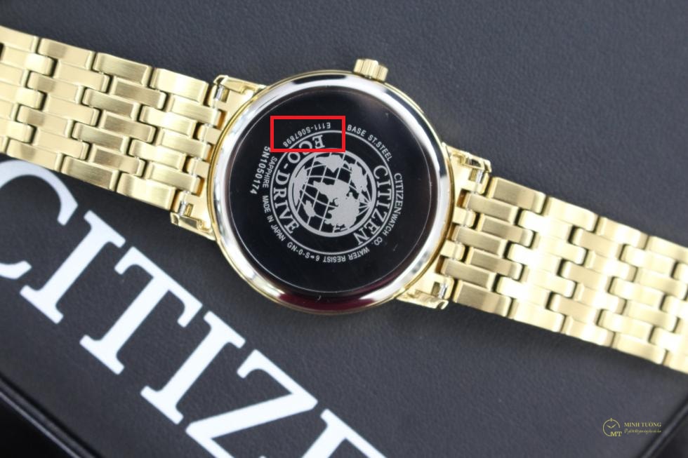 Kiểm tra mặt lưng đồng hồ Citizen Eco-drive BM6772-56A