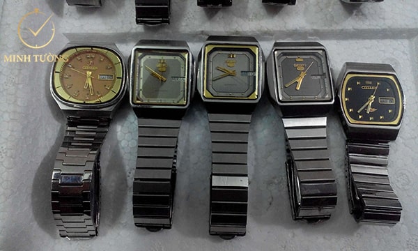 Đồng hồ Seiko mặt vuông được xem là món đồ xa xỉ thời bao cấp