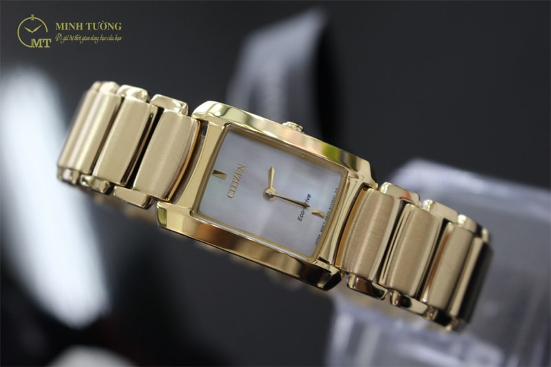 Citizen nam mặt vuông dành cho các quý ông