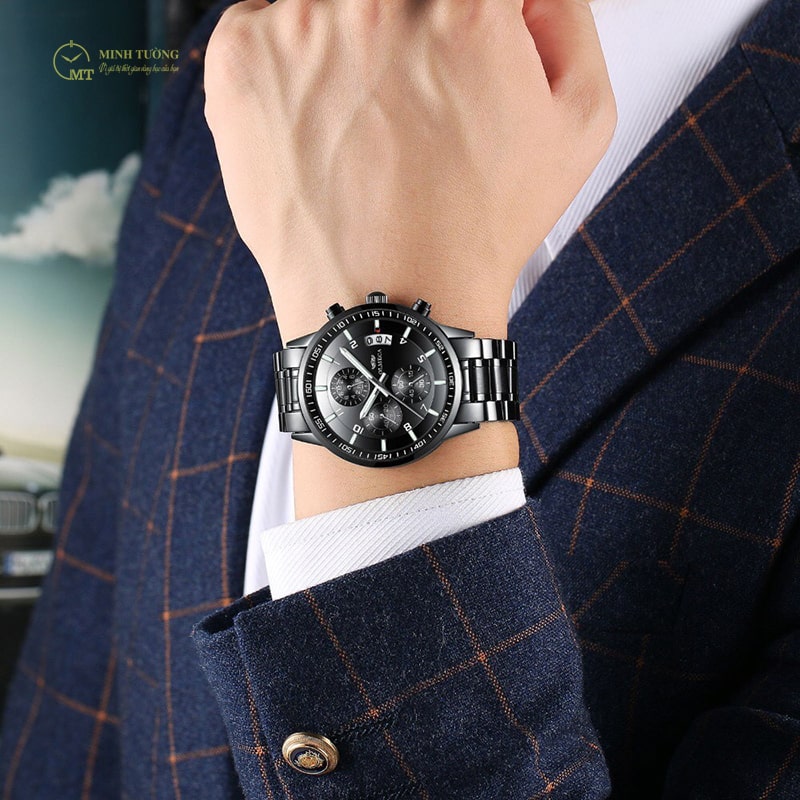 Đeo đồng hồ tay không thuận