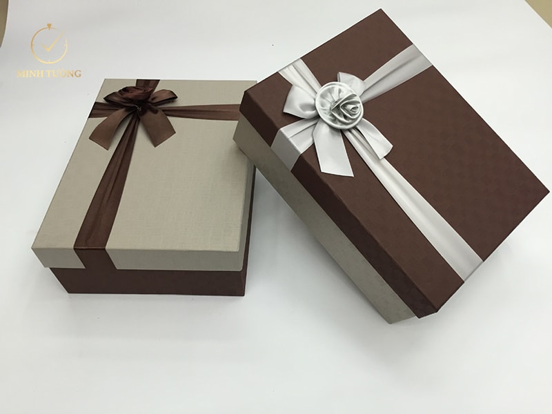 Nhớ những lưu ý trong quá trình tìm mua quà cho sếp nam sẽ giúp bạn chọn được món quà tinh tế, phù hợp với sếp