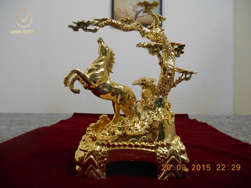 Tượng ngựa dát vàng là món quà mang nhiều ý nghĩa sâu sắc
