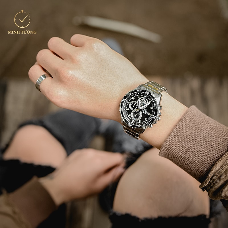 Casio Edifice WR100m là đồng hồ có khả năng chống nước tốt