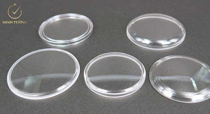 Có 3 loại kính để thay cho đồng hồ Seiko